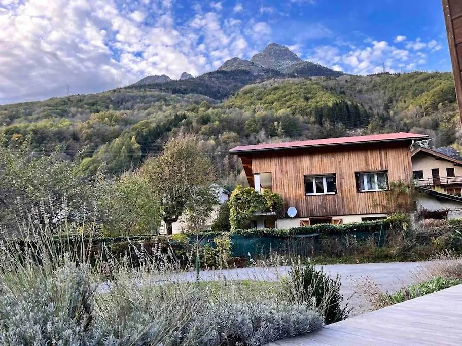 Holiday home Maison Blanche, Impressive Chalet, Allemond, Bike, Ski, Hike France