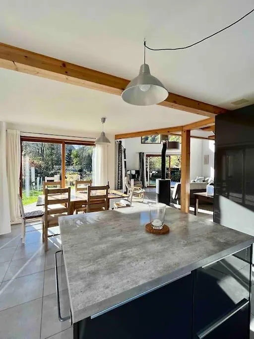 Holiday home Maison Blanche, Impressive Chalet, Allemond, Bike, Ski, Hike