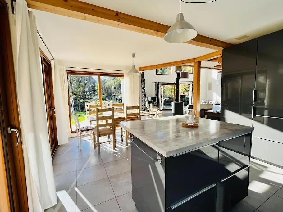 Maison Blanche, Impressive Chalet, Allemond, Bike, Ski, Hike Allemont