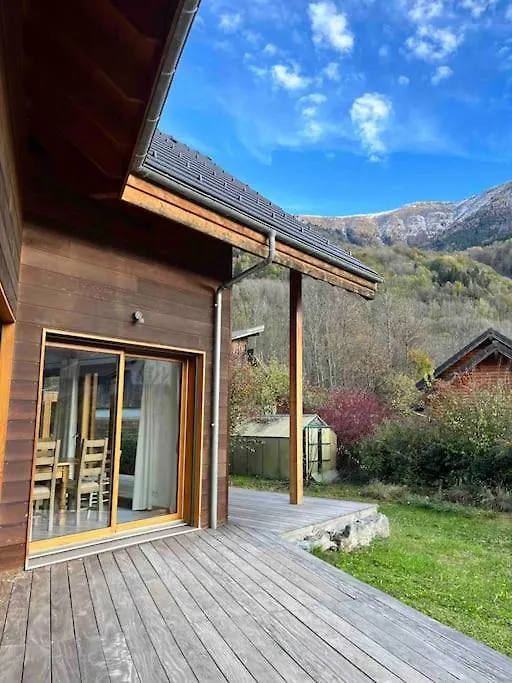 Holiday home Maison Blanche, Impressive Chalet, Allemond, Bike, Ski, Hike